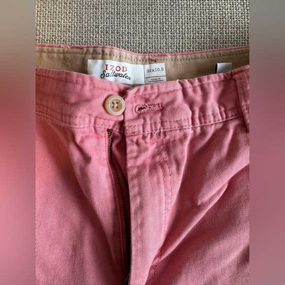 Izod Men's Salmon Flat Front Shorts - Picture 3 of 6